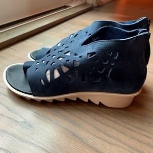 Brand NEW Arche Navy Blue Suede Shoes/Sandals
